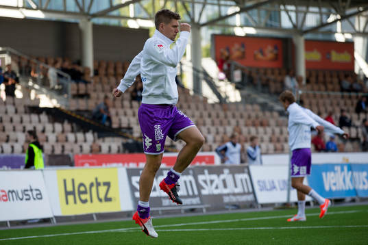 IFK Göteborgs Mikael Boman värmer upp innan