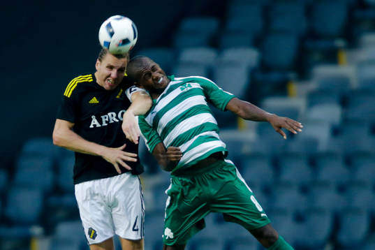 s Nils-Eric Johansson och Panathinaikos Victor Ibarbo