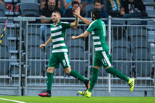 Panathinaikos Marcus Berg jubelefter sitt 2-0 mål