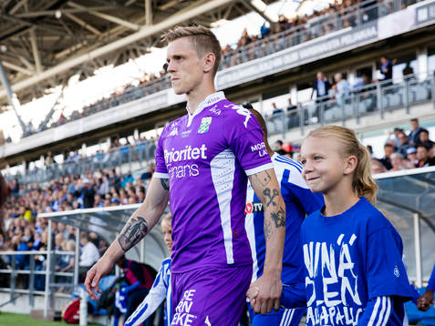 IFK Göteborgs Sören Rieks på väg in till