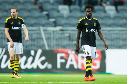 s Ebenezer Ofori deppar med Nils-Eric Johansson