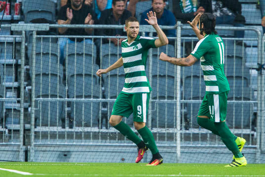 Panathinaikos Marcus Berg jubelefter sitt 2-0 mål