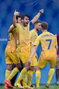 Sveriges Astrit Ajdarevic jublar