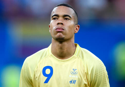 Sveriges Robin Quaison vid lineup innan fotbollsmatchen