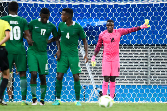 Nigerias målvakt Emmanuel Daniel i fotbollsmatchen mellan