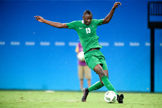 Nigerias Sadiq Umar i fotbollsmatchen mellan Nigeria och