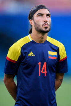 Colombias Sebastian Perez vid lineup innan fotbollsmatchen