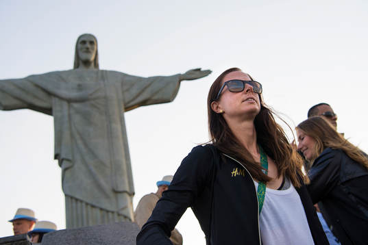 Lotta Schelin när Sveriges damfotbollslandslag besöker