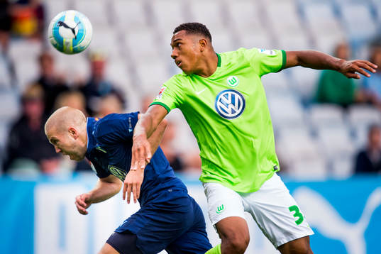 Malmö FFs Anton Tinnerholm och Wolfsburgs Anton Donkor
