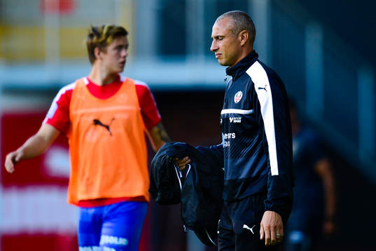 Helsingborgs manager Henrik Larsson deppar