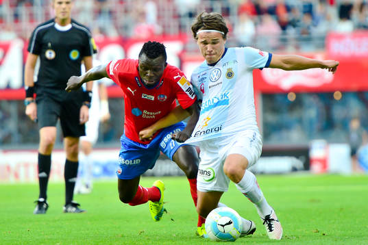 Helsingborgs Lalawélé Atakora och Gefles Simon Skrabb