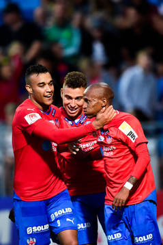 Helsingborgs Tyrell Rusike , Jordan Larsson och Amethyst