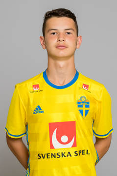 Benjamin Hajdari som spelar i P15/01 landslaget i fotboll