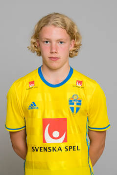 Karl Henriksson som spelar i P15/01 landslaget i fotboll