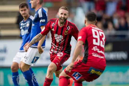 Östersunds Andrew Stadler jublar