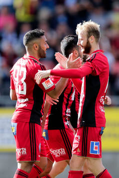 Östersunds Saman Ghoddos jublar