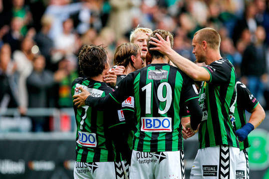 GAIS Shkelquim Krasniqi jublar med lagkamraterna
