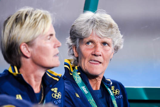Sveriges assisterande förbundskapten Lilie Persson och