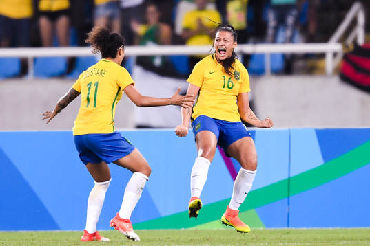 Brasiliens Cristiane och Beatriz jublar