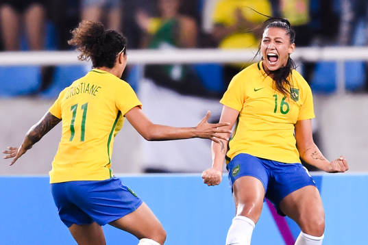 Brasiliens Cristiane och Beatriz jublar