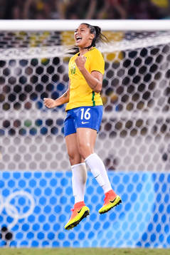 Brasiliens Beatriz jublar