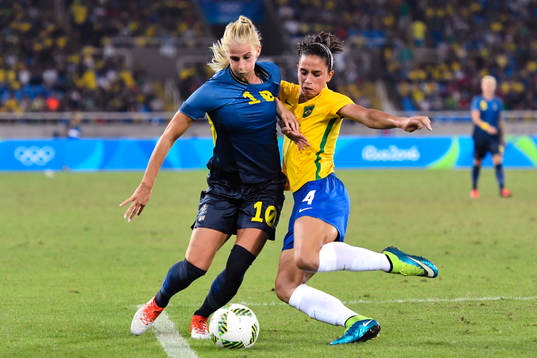 Sveriges Sofia Jakobsson och Brasiliens Rafaelle i