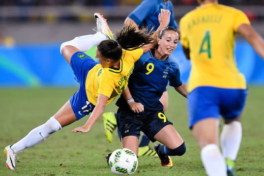 Brasiliens Andressa och Sveriges Kosovare Asllani  i
