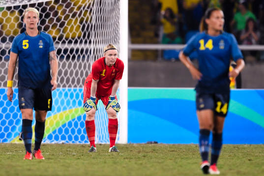 Sveriges målvakt Hedvig Lindahl, Nilla Fischer och Jonna