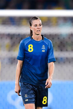 Sveriges Lotta Schelin deppar i fotbollsmatchen mellan