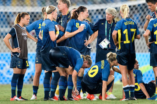 Sveriges Lotta Schelin och förbundskapten Pia Sundhage