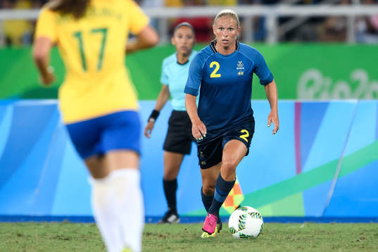 Sveriges Jonna Andersson i fotbollsmatchen mellan Brasilien