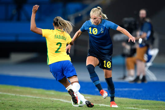 Sveriges Sofia Jakobsson i fotbollsmatchen mellan Brasilien