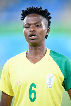 Sydafrikas Mammmello Makhabane vid lineup innan