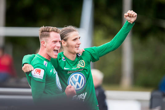 Jönköpings Tommy Thelin och Pawel Cibicki jublar