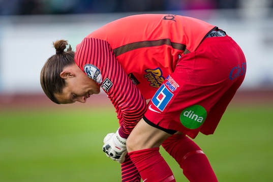 Falkenbergs målvakt Otto Martler deppar