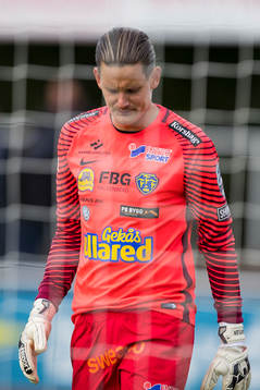 Falkenbergs målvakt Otto Martler deppar
