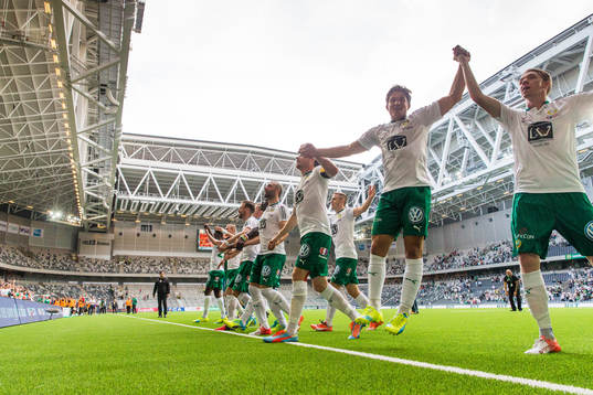 Hammarbys spelare jublar