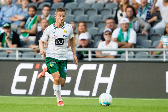 Hammarbys Mats Solheim med bollen