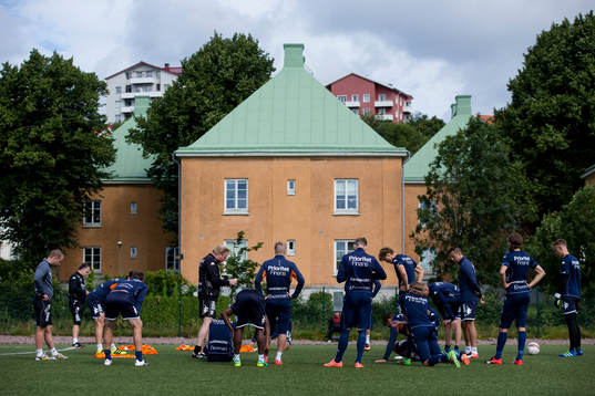 IFK Göteborg samlade runt tränare Jörgen Lennartsson