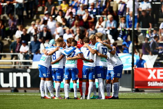Norrköpings spelare samlas innan avspark
