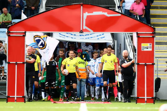 Intåg till fotbollsmatchen i Allsvenskan mellan