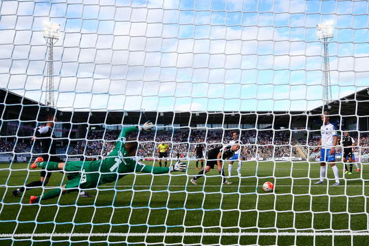 Norrköpings Andreas Blomqvist gör mål 1-1 på Örebros