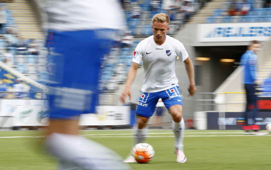 Norrköpings Nicklas Bärkroth värmer upp