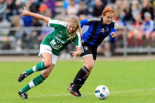 under fotbollsmatchen i Eskilscupen flickor F16 mellan