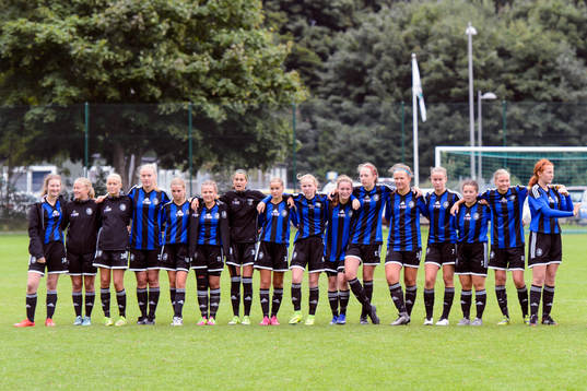 Älvsborgs spelare uppställda
