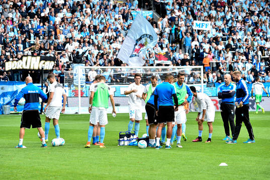 Malmö FFs värmer upp