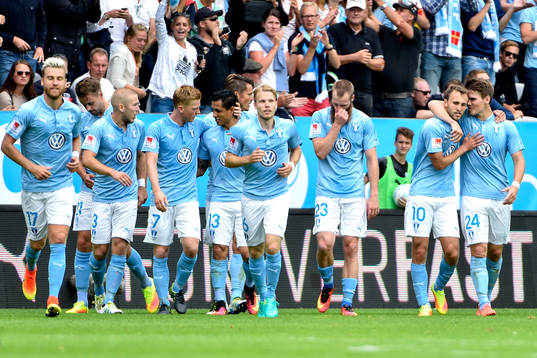 Malmö FFs Magnus Wolff Eikrem jublar med lagkamraterna
