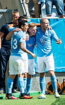 Malmö FFs Anders Christiansen jublar med Yoshimar Yotún