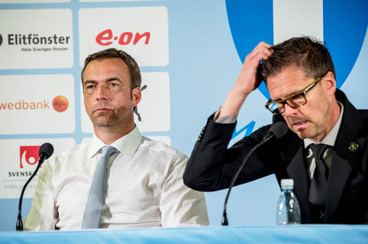 s tränare Rikard Norling håller presskonferens
