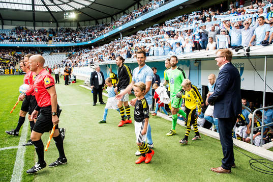 Malmö FFs Markus Rosenberg kommer in på Swedbank stadion